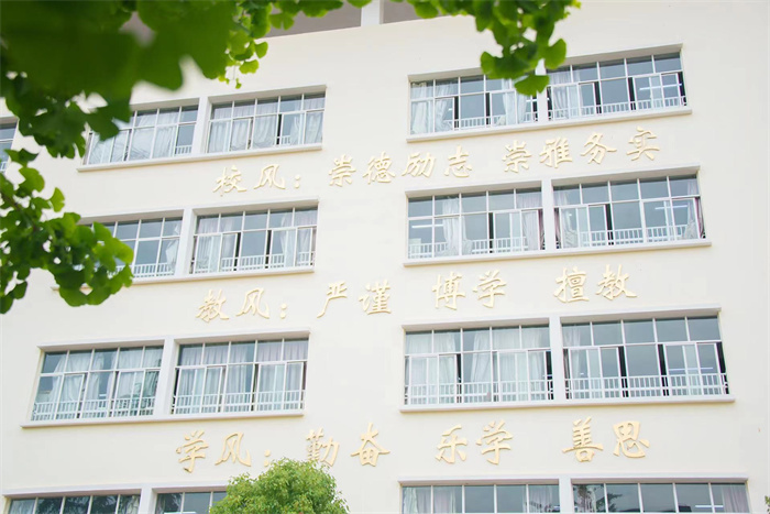 db717924e895cf2ee5bc441080fb5aa