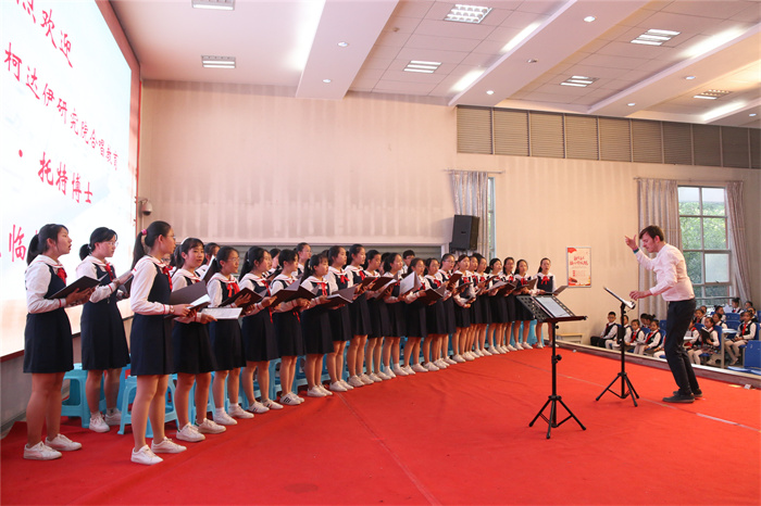 匈牙利阿帕德•托特博士指导合唱训练 匈牙利阿帕德•托特博士指导合唱训练