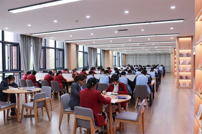 1 官渡区图书馆西南大学官渡实验学校分馆