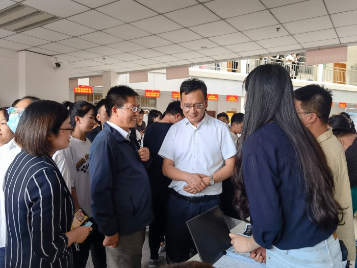 书记校长访企拓岗 书记校长访企拓岗