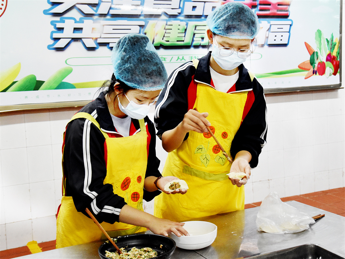 培养自主学习能力  形成浓厚学习氛围