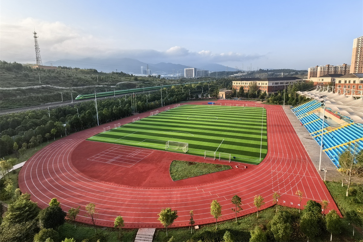 引进北京清华附中  昆明教体局直属公办学校