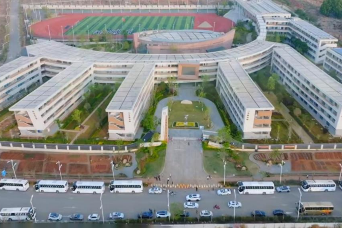 峰高海阔，启航未来