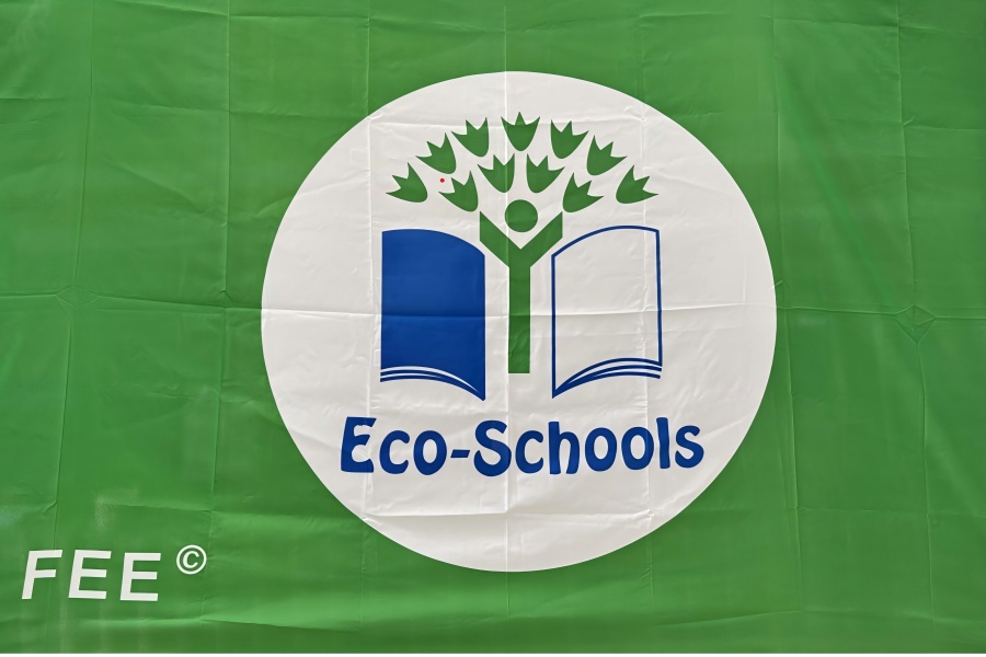 办学成果丰硕，荣誉成绩双优