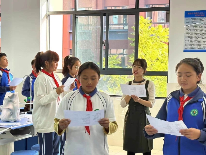 小记者朗诵演讲社1