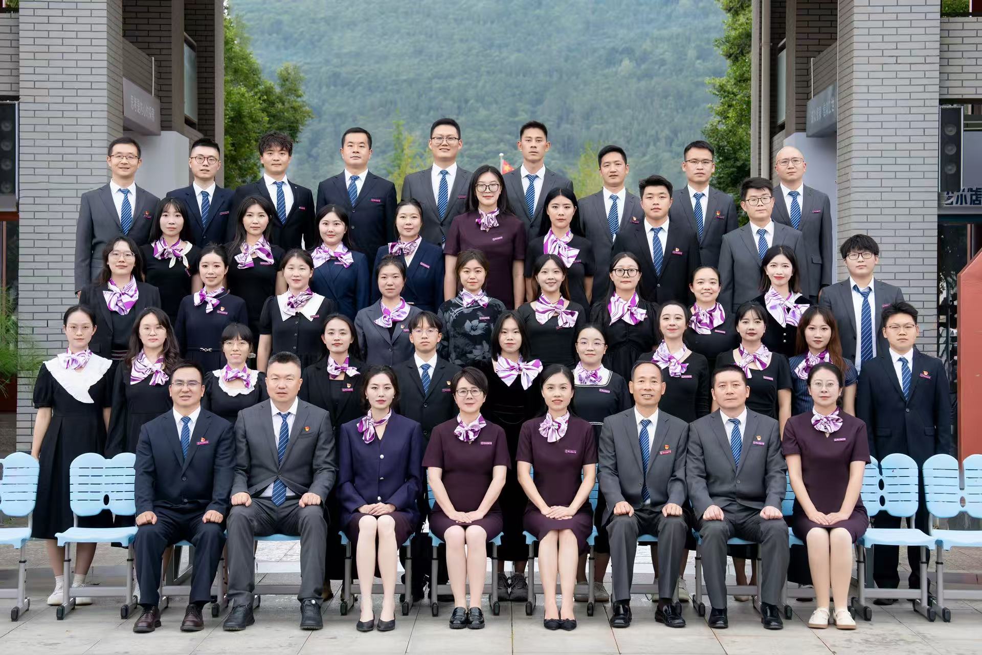 学历层次高、专业素养硬、创新活力足