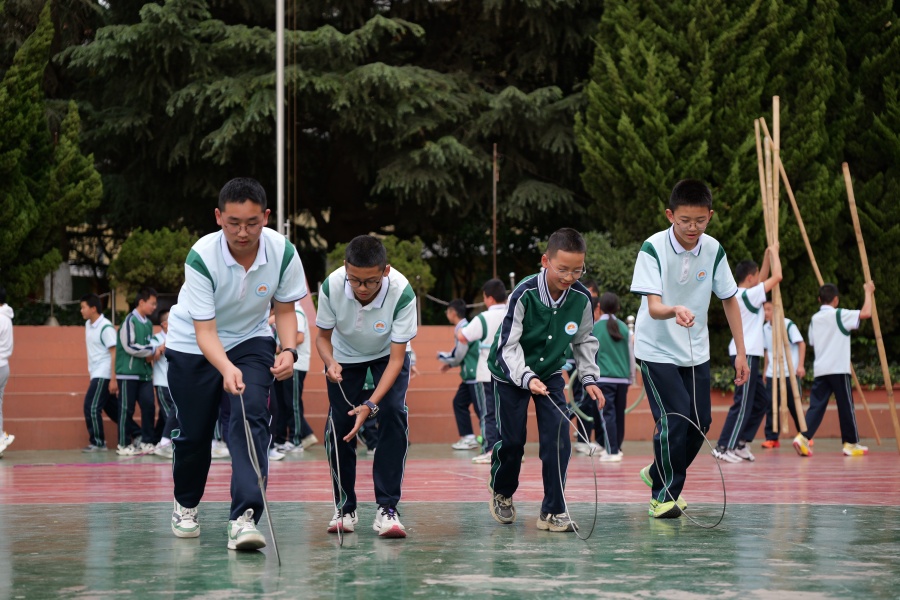 精研课程提质量 多彩活动促成长