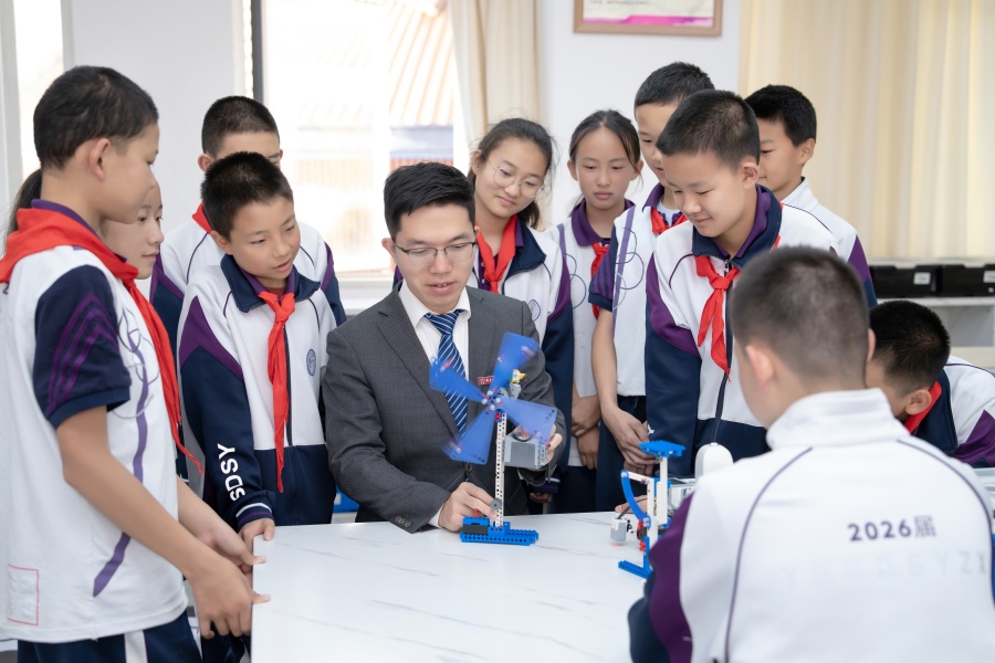 昆明市盘龙区师大实验昆明湖中学