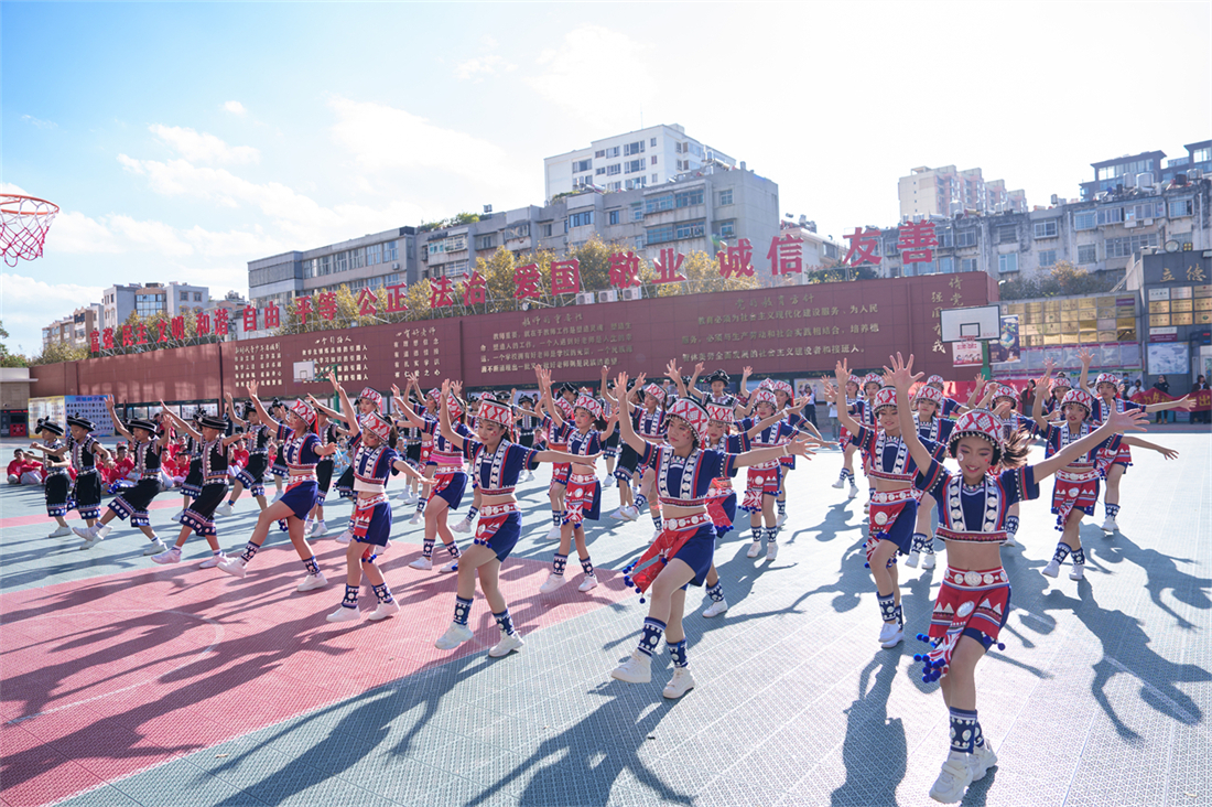 赓续联大血脉  铸就育人丰碑