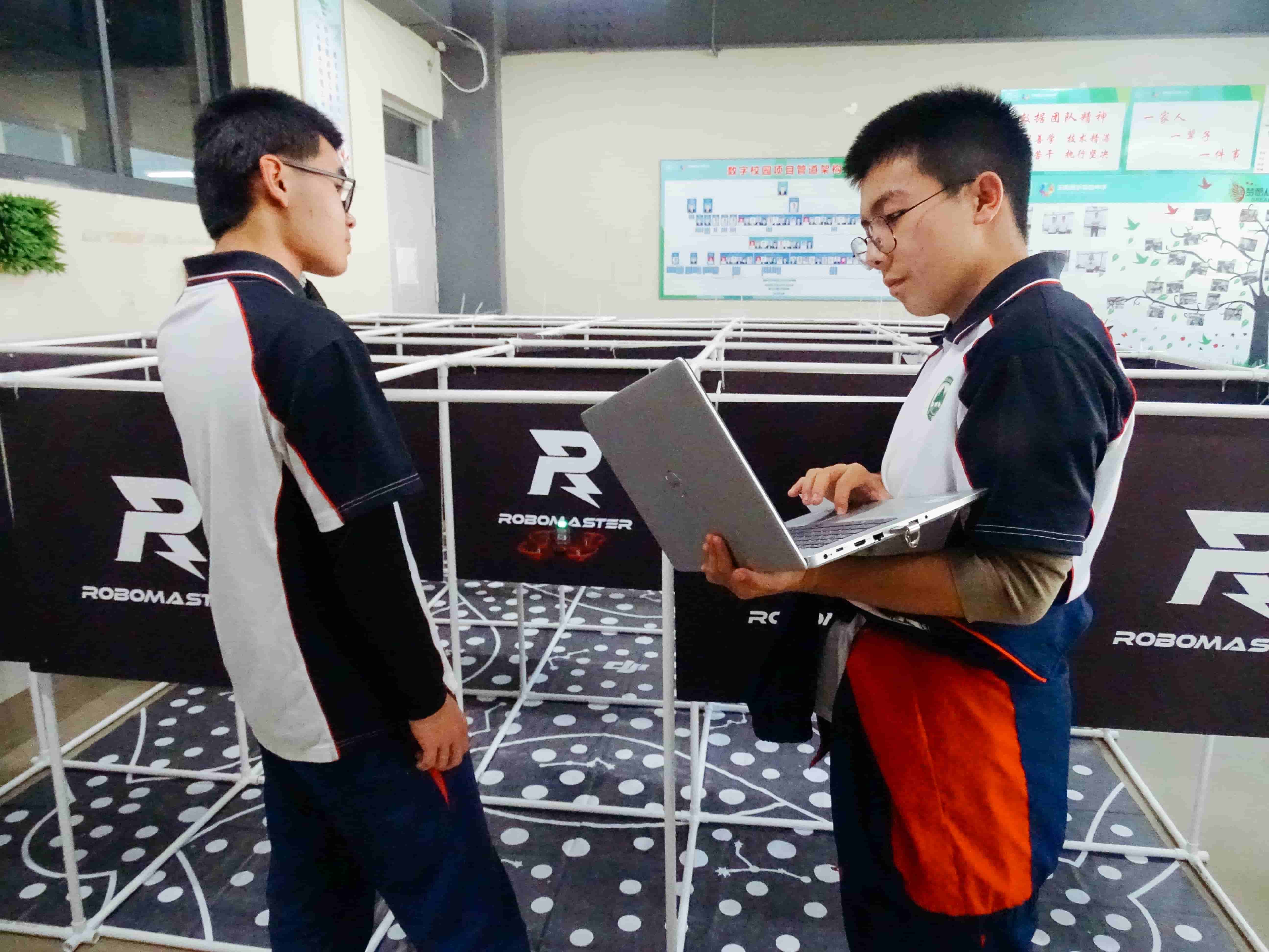 云南昌乐实验中学