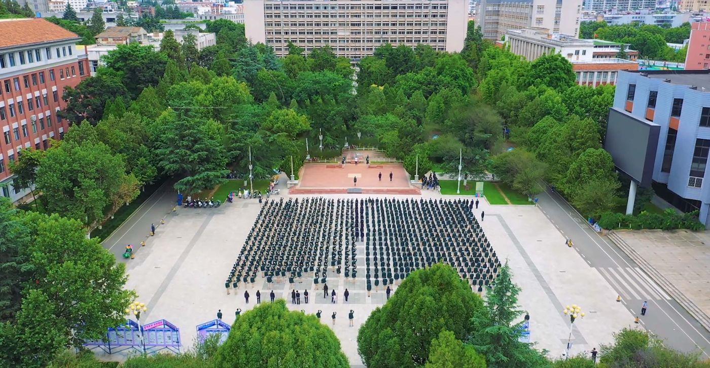 59d3759cc5717047d4ef247df4ffc131